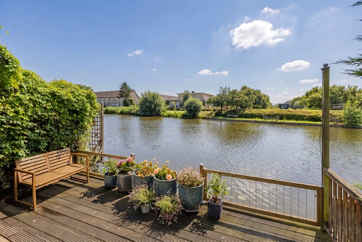 Tussenwoning te koop: Marie Jungiusstraat 25, Velserbroek
