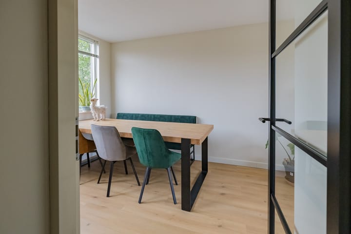 Tussenwoning te koop: Marie Jungiusstraat 25, Velserbroek
