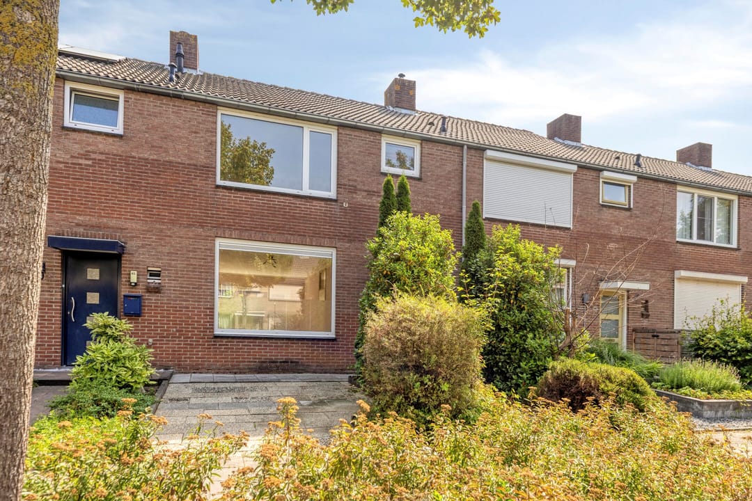 Photo 17 of van der Waalsstraat 41