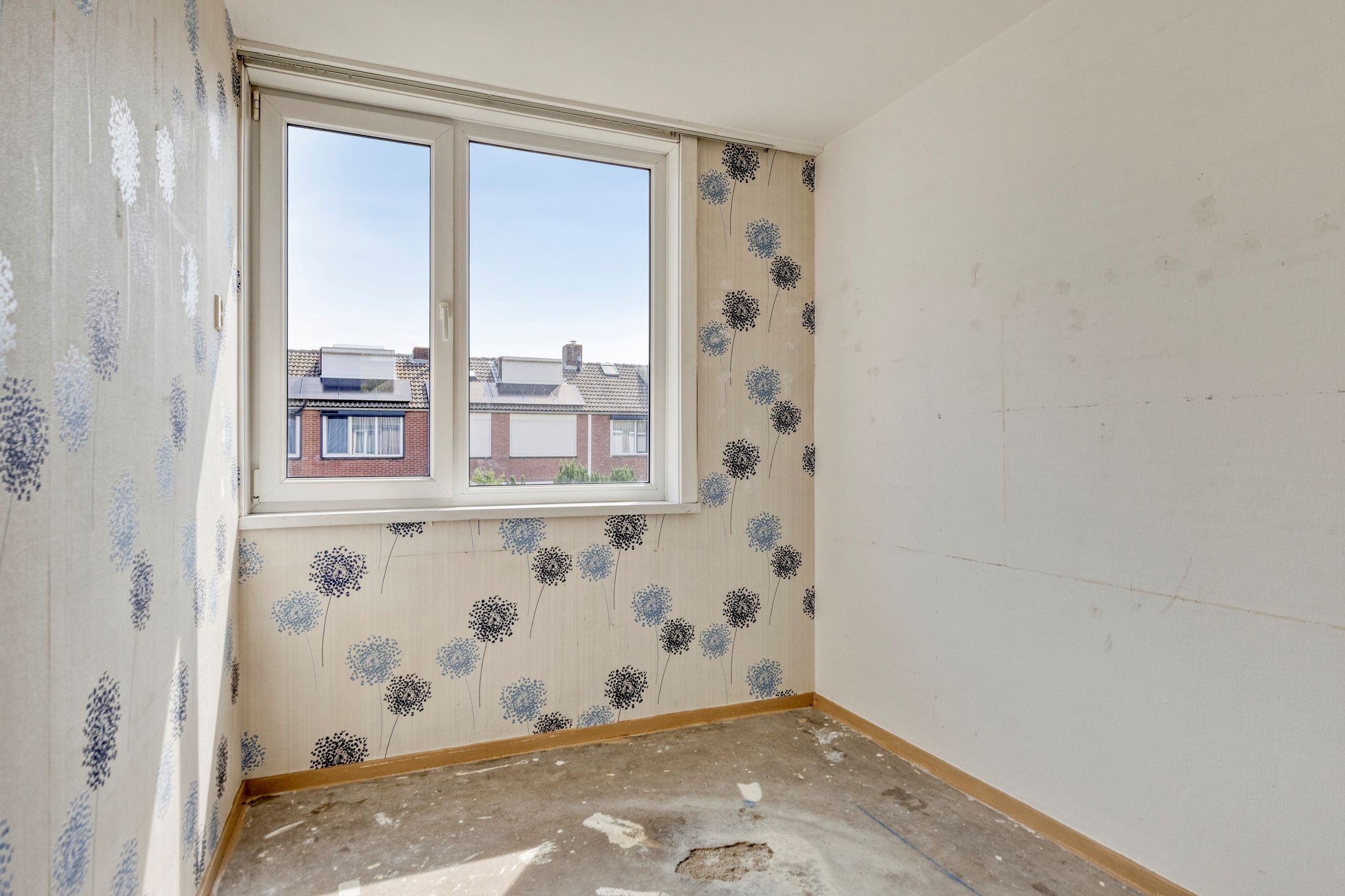 Photo 12 of van der Waalsstraat 41