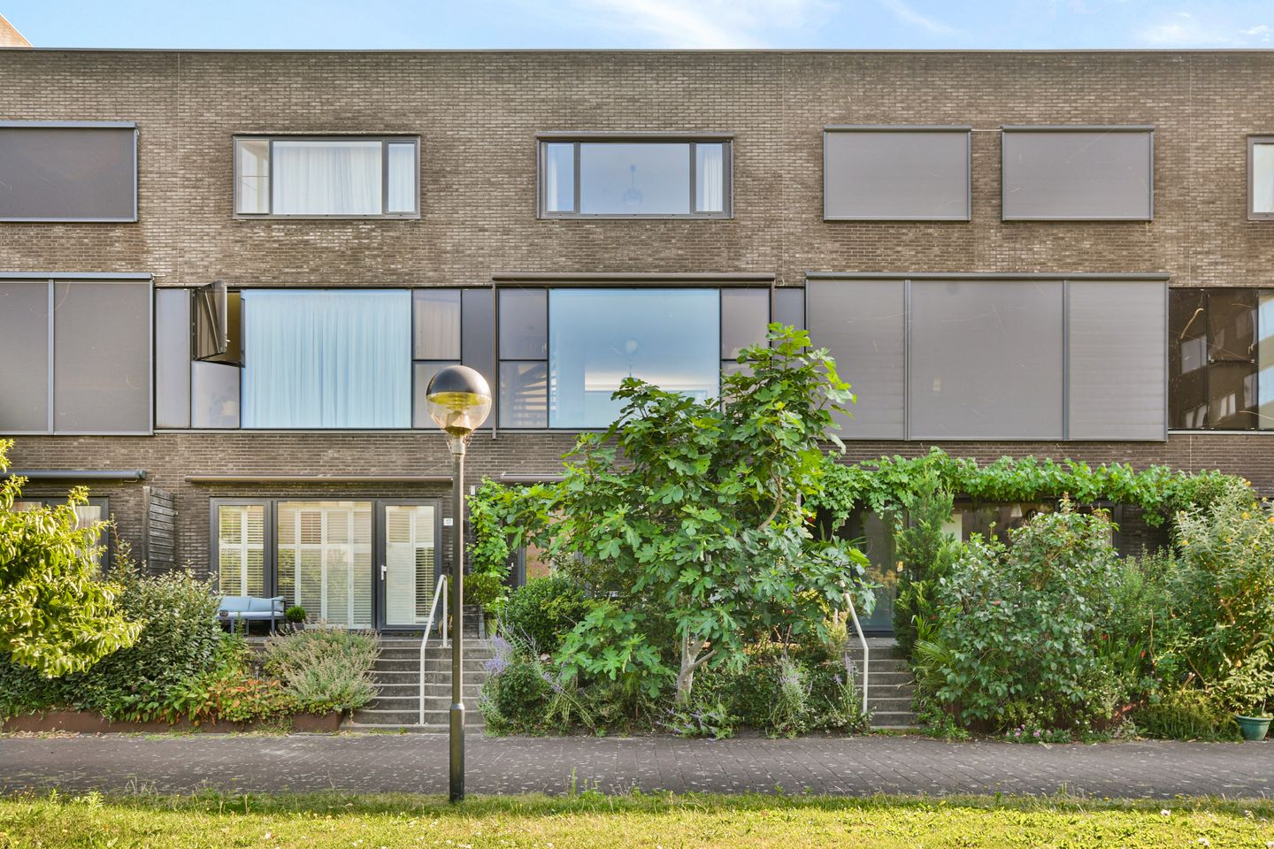 Foto 4 van Cor van Weelehof 15