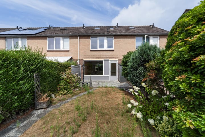 Tussenwoning te koop: Zwanenveld 4350, Nijmegen
