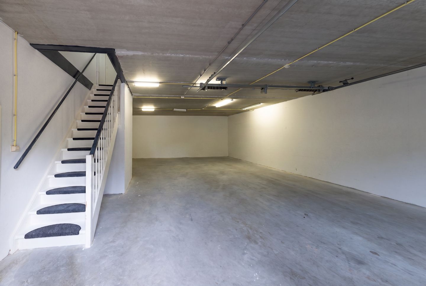 View photo 2 of Kraaivenstraat 36-03