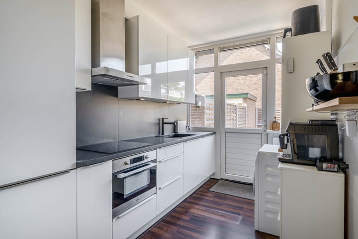 Tussenwoning te koop: Schoutenlaan 3, Pijnacker