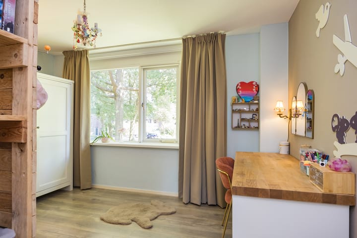 Tussenwoning te koop: Ursula van Raesfeltlaan 12, De Steeg