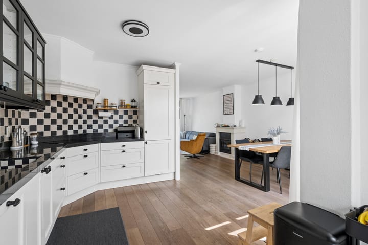 Tussenwoning te koop: Valkenhof 64, Nijkerk