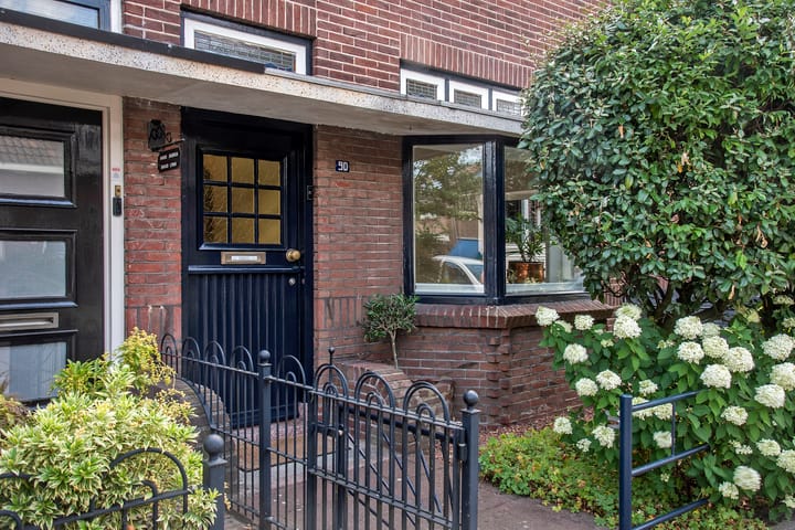 Twee-onder-één-kap te koop: Oude Bornseweg 90, Hengelo