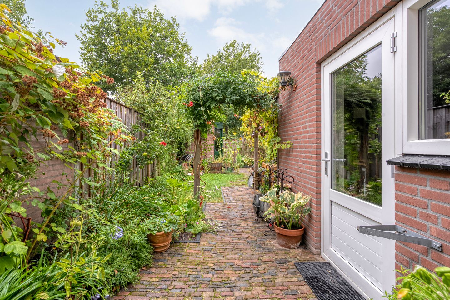 Foto 44 van L.O.-laan 23
