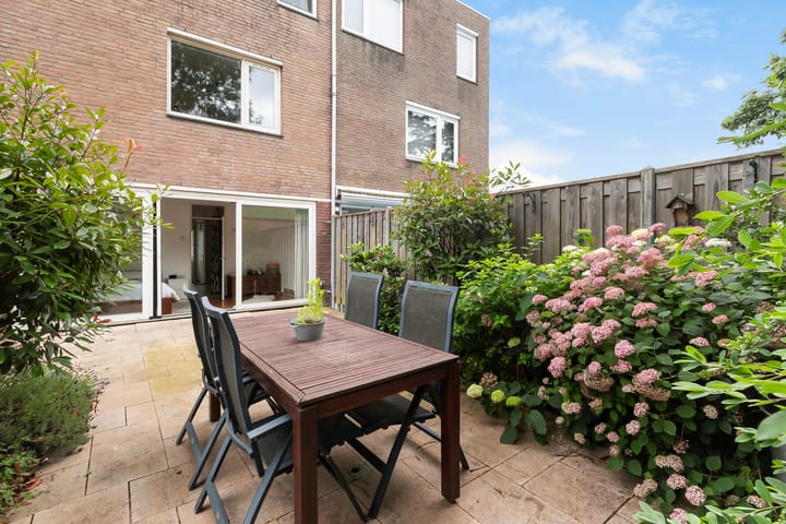 Tussenwoning te koop: Damsterdiep 76, Dordrecht