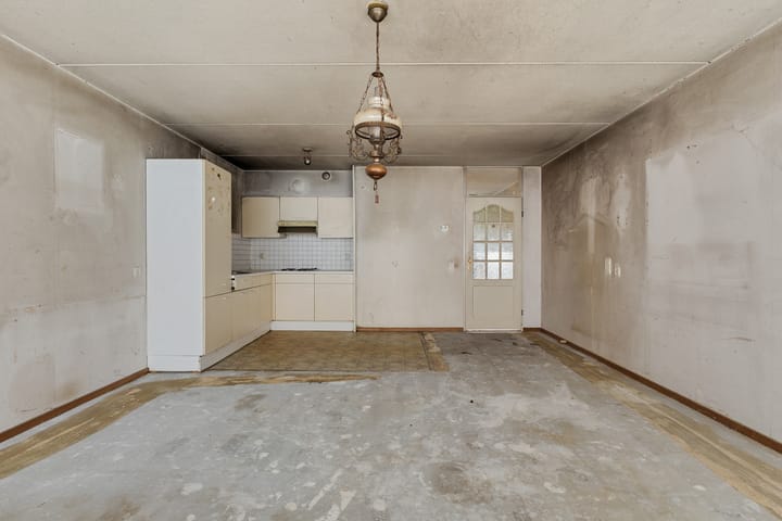 Photo 2 of Meerdorpstraat 12