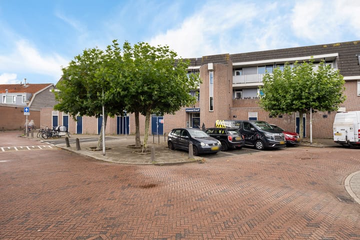 Photo 4 of Meerdorpstraat 12