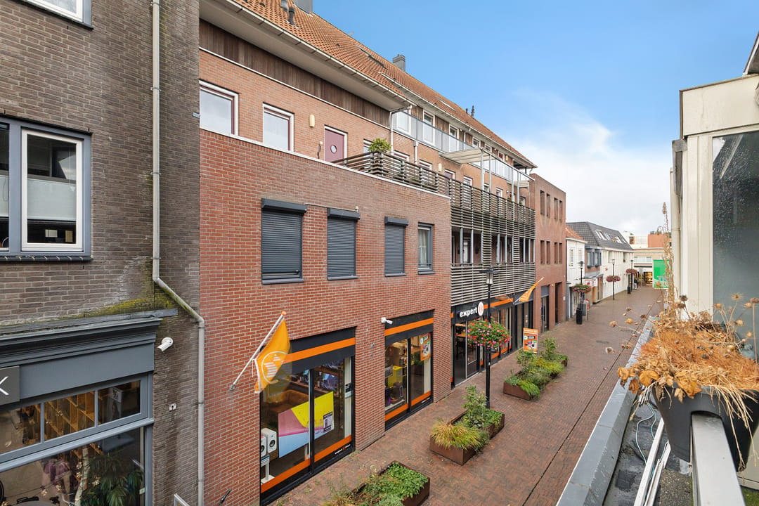 Photo 31 of Meerdorpstraat 12