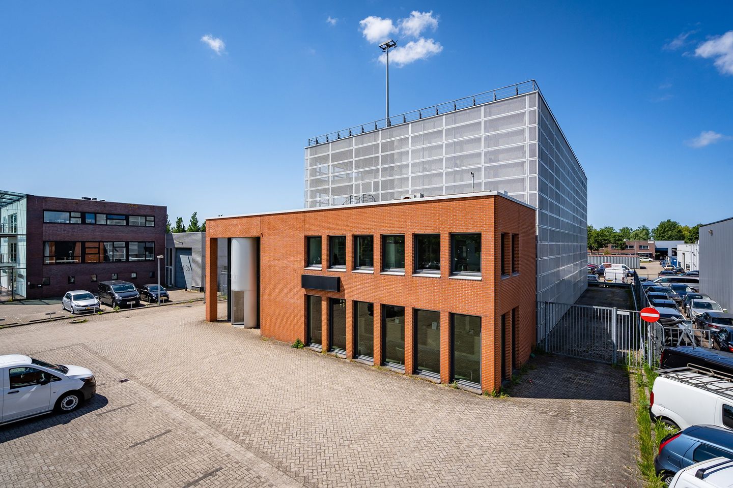 Bekijk foto 2 van Jadelaan 46