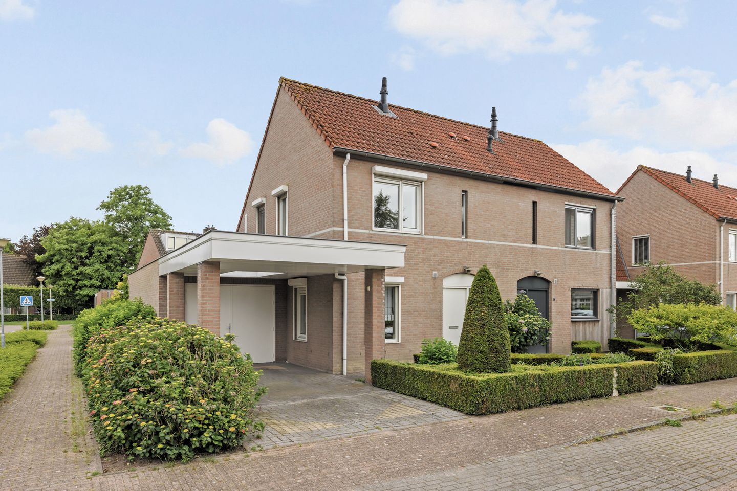 Foto 1 van Laurierhaag 1