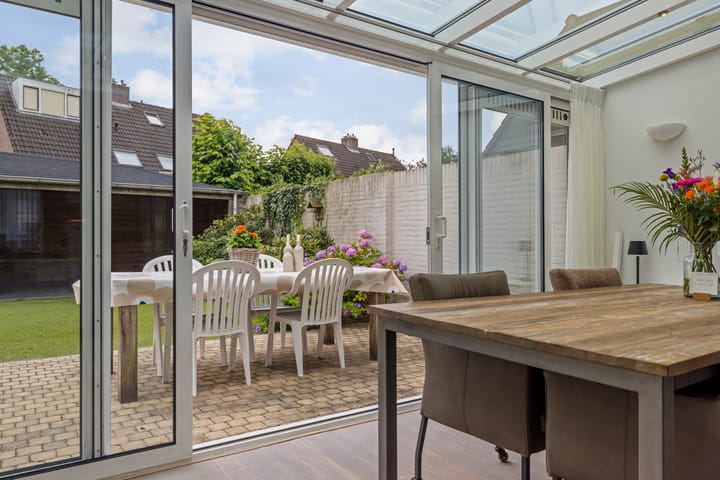 Hoekwoning te koop: Laurierhaag 1, Oost West En Middelbeers