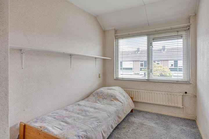 Tussenwoning te koop: Ds. van Couwenhovelaan 63, Bergschenhoek