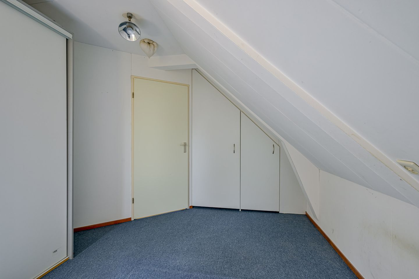 Photo 20 of Kathoek 2