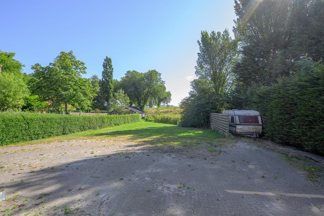 Photo 28 of Kathoek 2