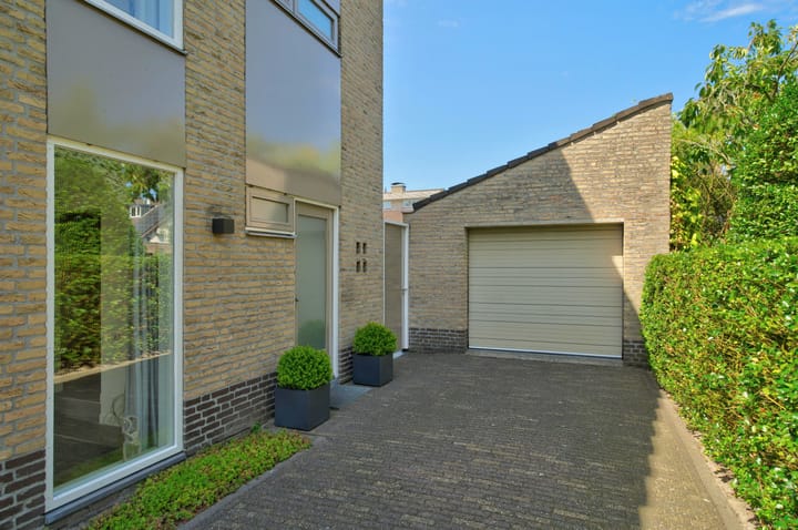 Vrijstaande woning te koop: Taxandrialaan 8, Vught