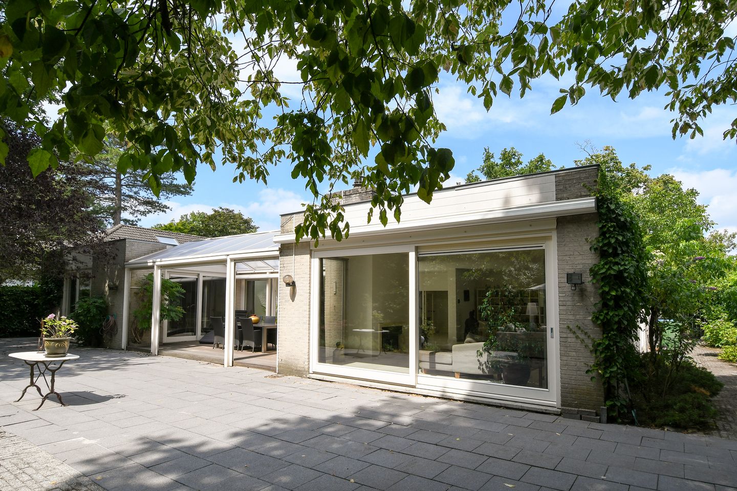 Foto 40 van Floresstraat 13