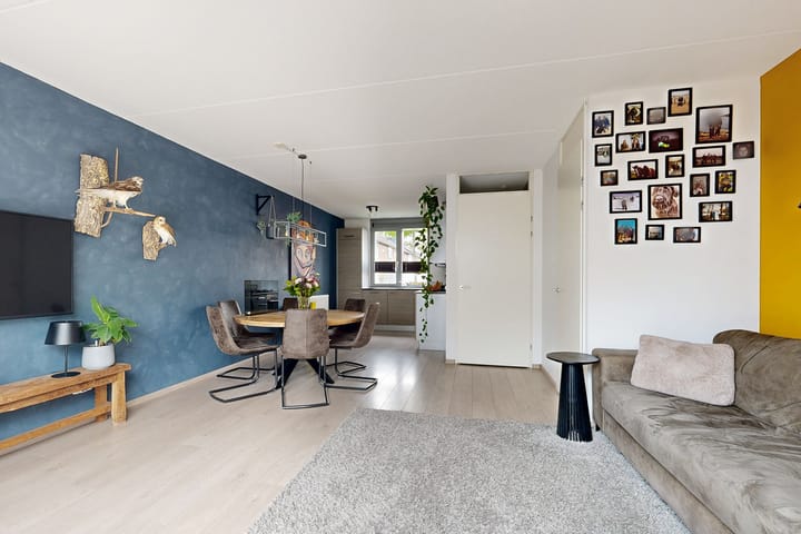 Tussenwoning te koop: Vermeerstraat 13, Fijnaart