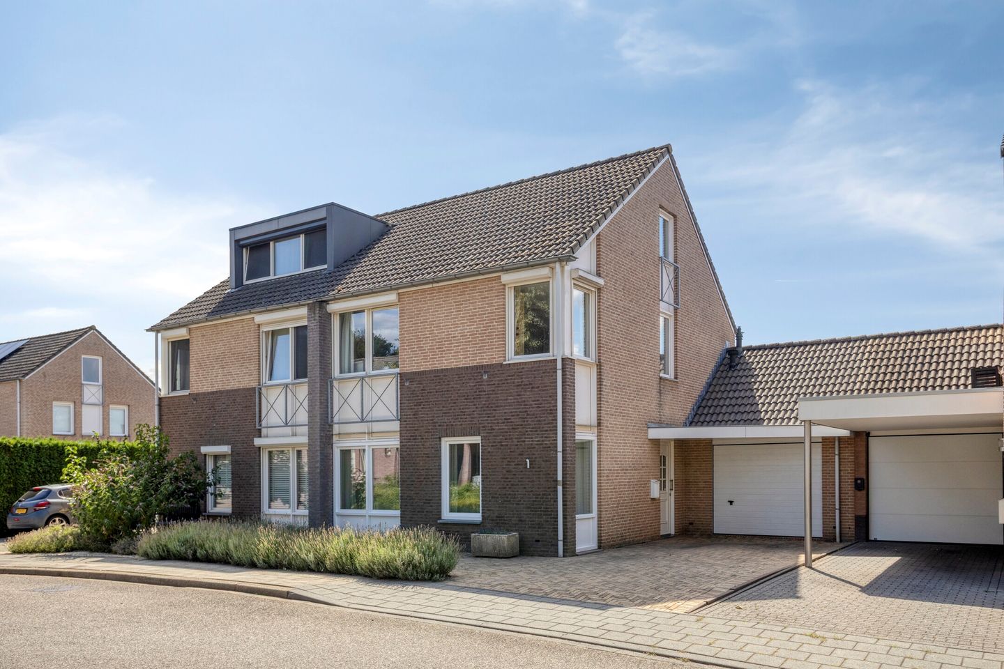 Photo 35 of Sint Lambertusstraat 1