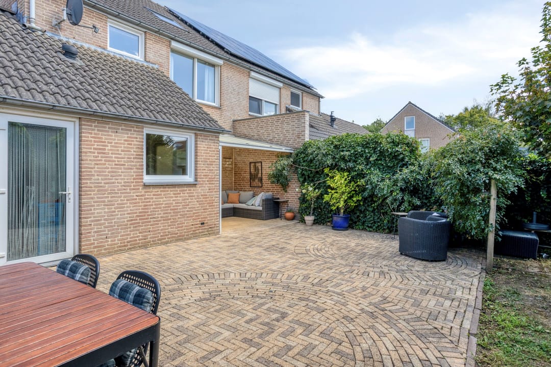 Photo 32 of Sint Lambertusstraat 1