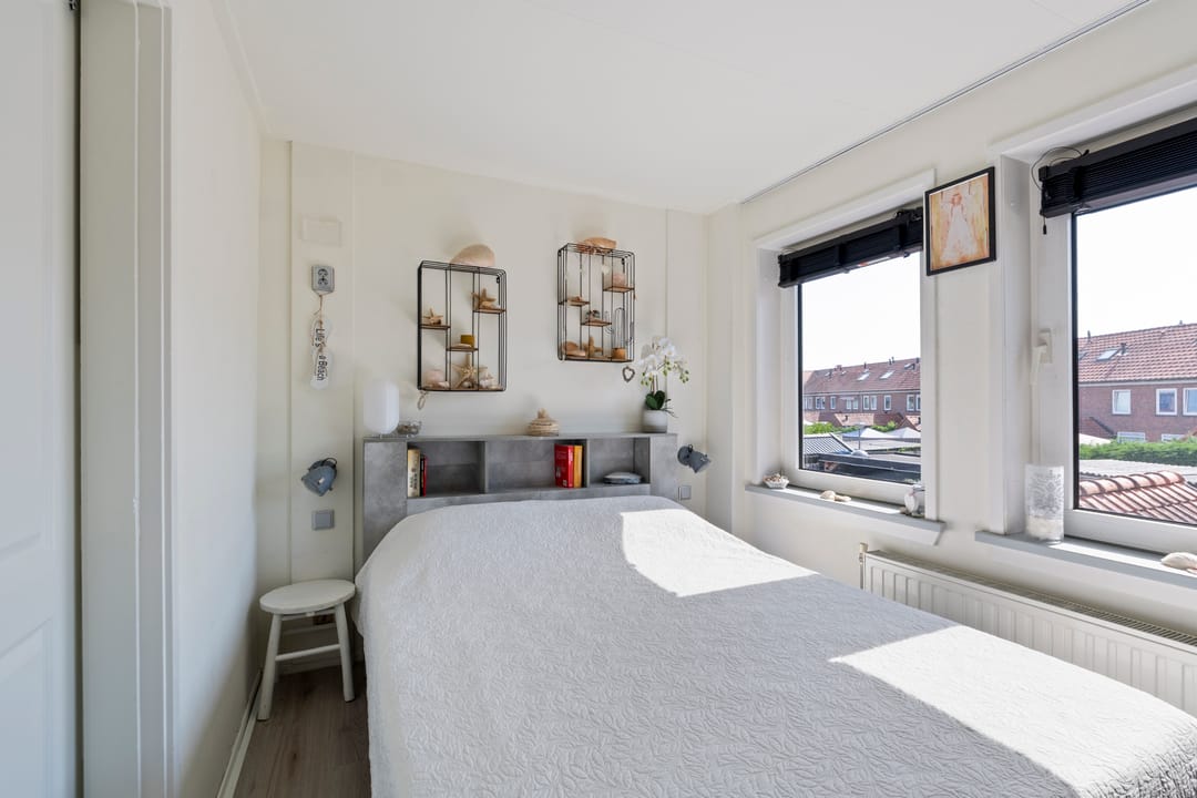 Photo 16 of Jan van Galenstraat 27