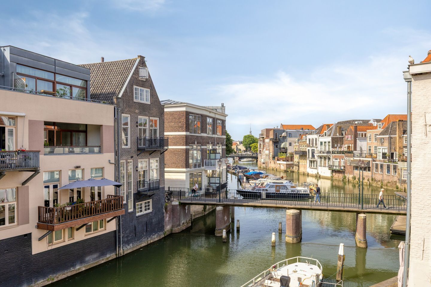 Photo 19 of Voorstraat 273