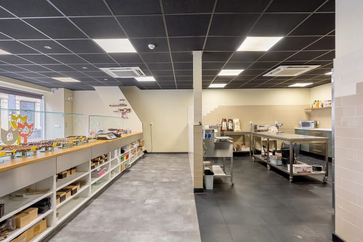 Twee-onder-één-kap te koop: Hoofdstraat W 18, Winsum (Gr)