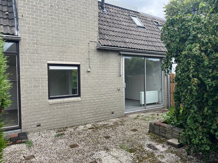 Tussenwoning te koop: Ossenweide 17, Zwaag