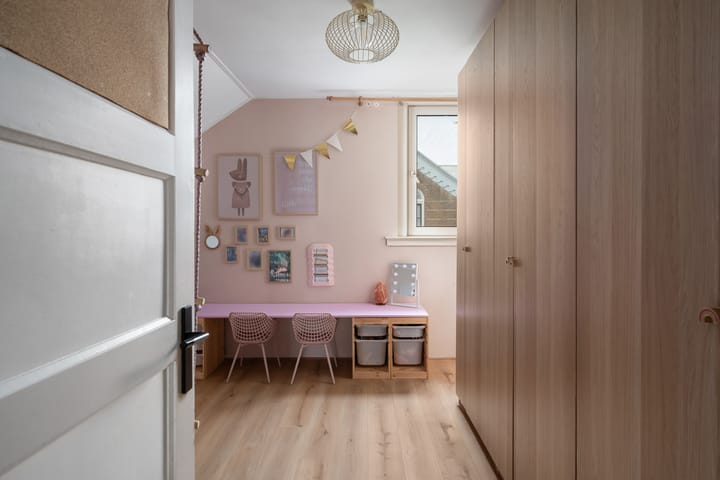 Tussenwoning te koop: Eigenhaard 34, Dordrecht