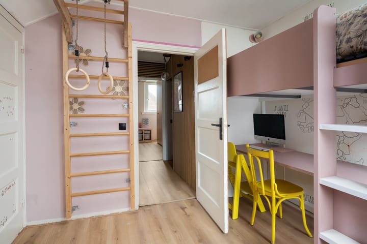 Tussenwoning te koop: Eigenhaard 34, Dordrecht