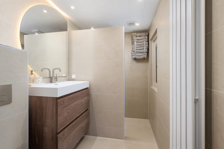 Tussenwoning te koop: Eigenhaard 34, Dordrecht