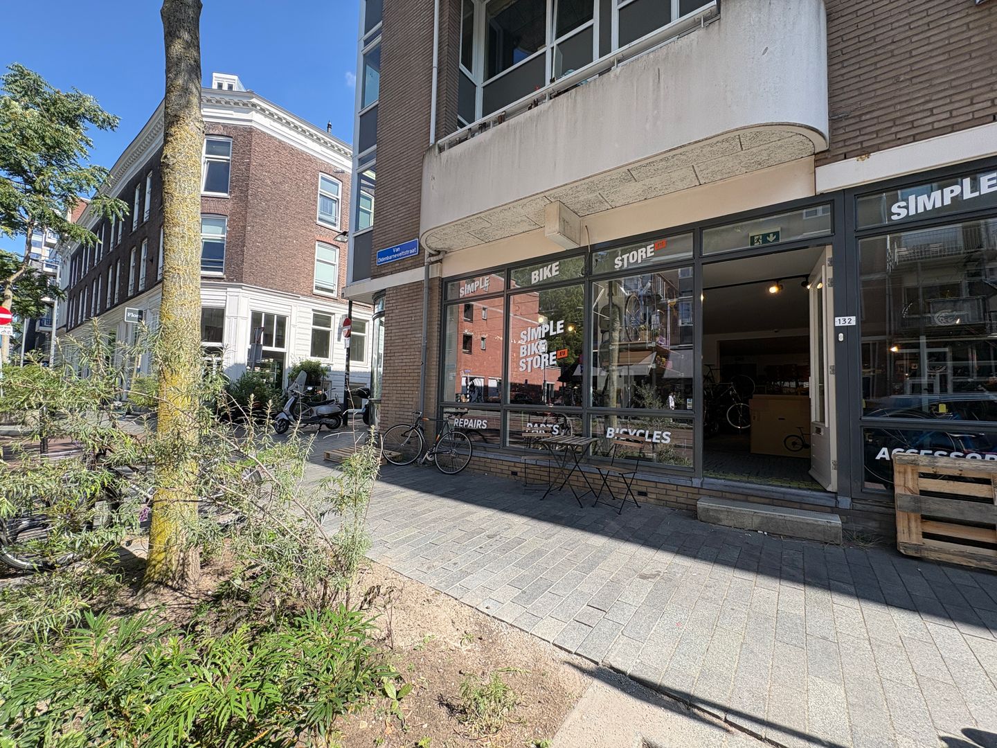 View photo 2 of Van Oldenbarneveltstraat 132