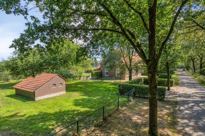 Twee-onder-één-kap te koop: Hapseweg 5, Beugen