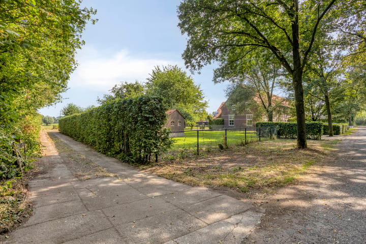 Twee-onder-één-kap te koop: Hapseweg 5, Beugen