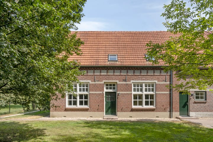 Twee-onder-één-kap te koop: Hapseweg 5, Beugen