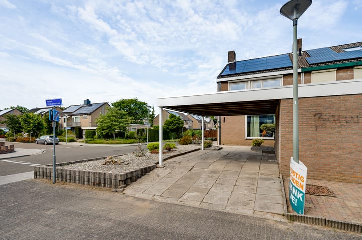 Hoekwoning te koop: Kasteel daelenbroeckstraat 45, Roermond
