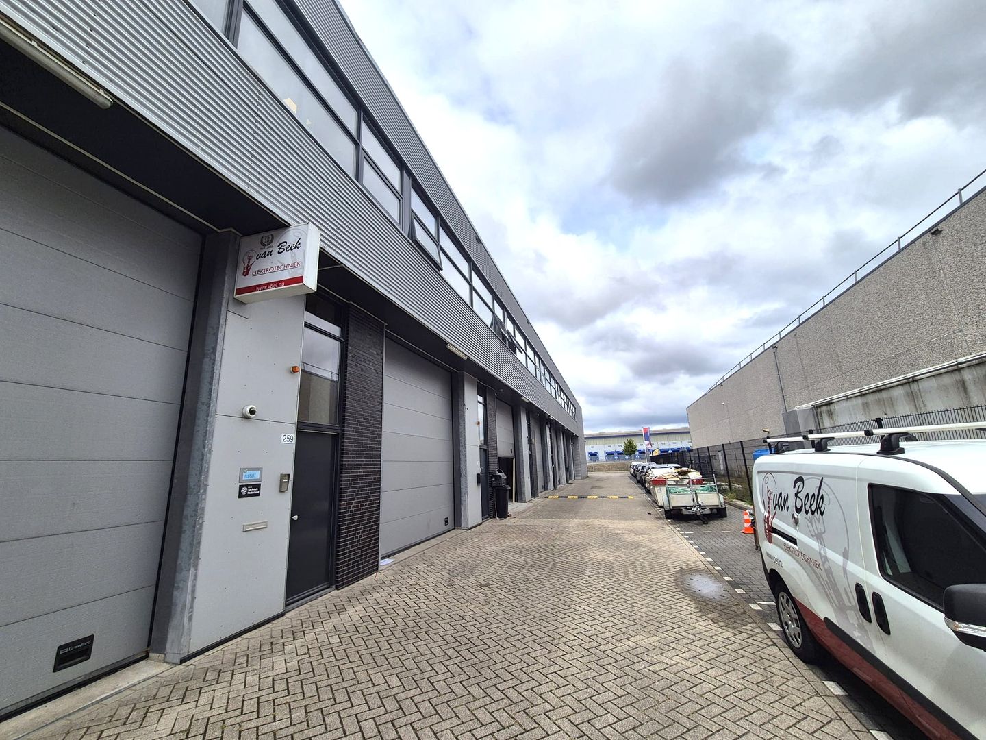 View photo 4 of Laan van Waalhaven 261