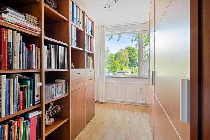 Tussenwoning te koop: Armstrongstraat 30, Loon Op Zand