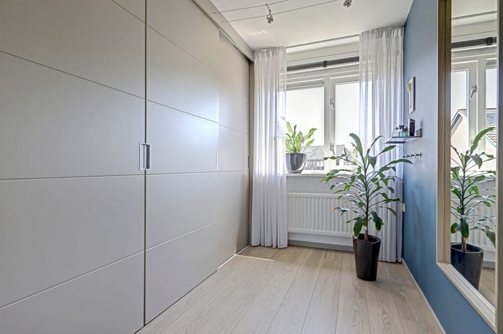 Tussenwoning te koop: Van Utenhoveweg 102, Geldermalsen