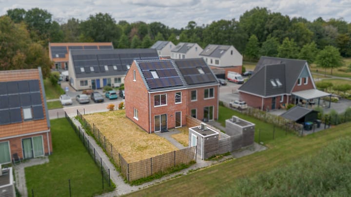 Twee-onder-één-kap te koop: De Vlecke 68, Gorredijk