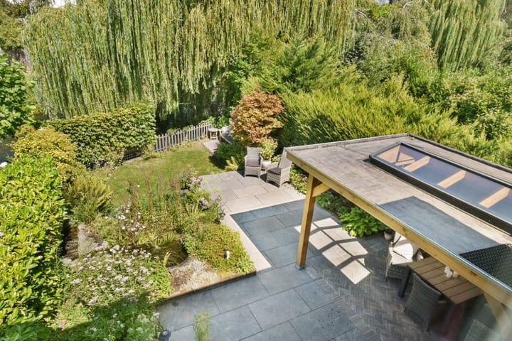 Tussenwoning te koop: Zwaluwenburg 32, Dordrecht