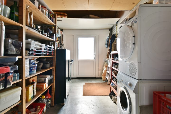 Tussenwoning te koop: Zwaluwenburg 32, Dordrecht