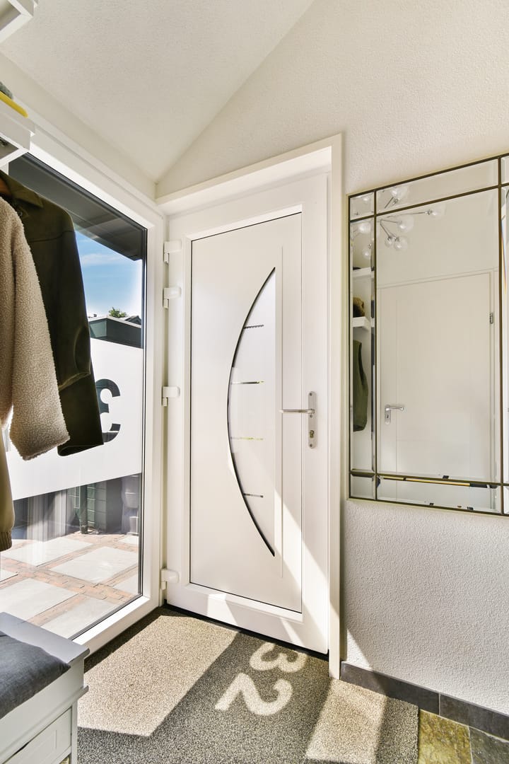 Tussenwoning te koop: Zwaluwenburg 32, Dordrecht