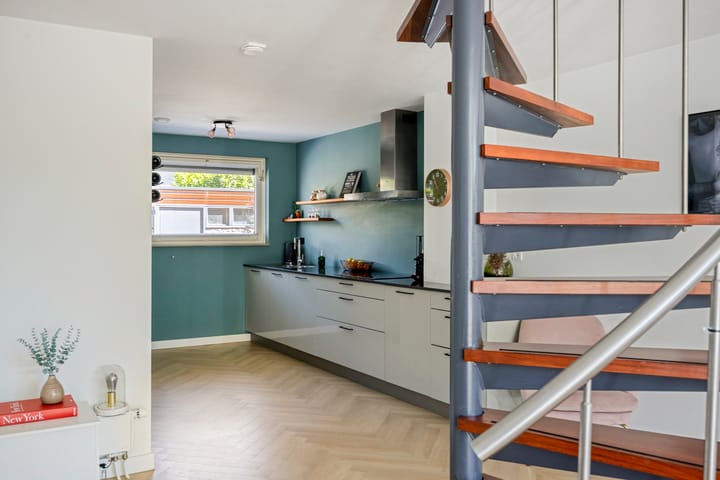 Tussenwoning te koop: Magnoliaerf 64, Tilburg