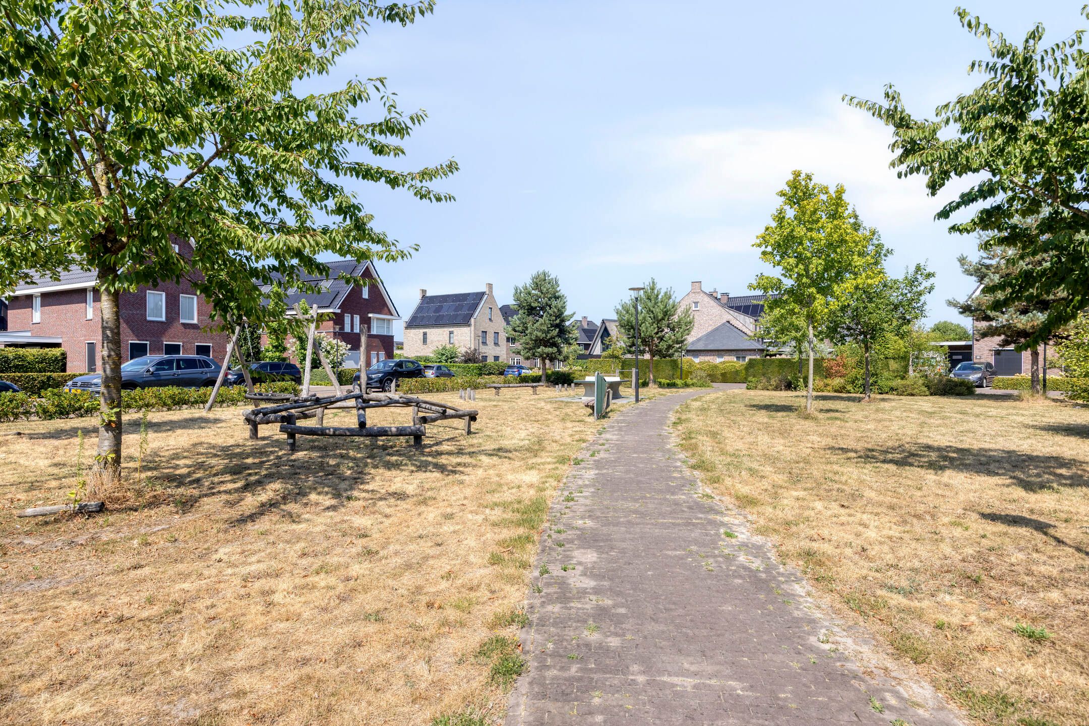 Photo 63 of Paardenbloemdreef 23