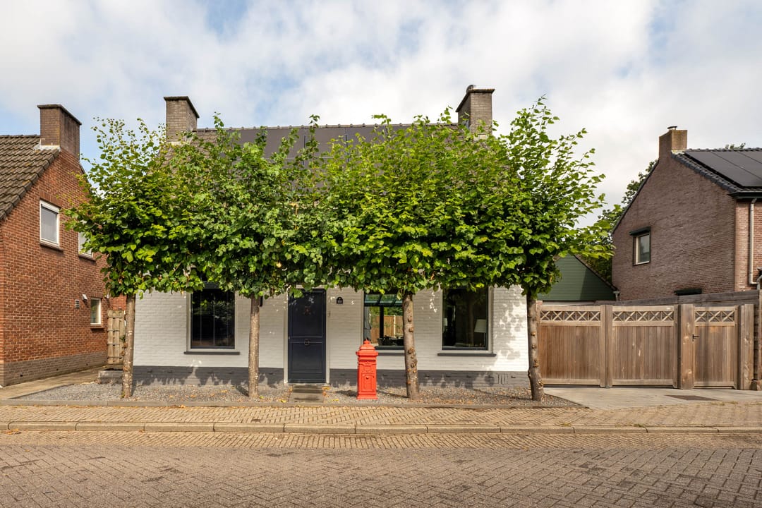 Foto 46 van O Lv Vrouw ter Duinenln 105
