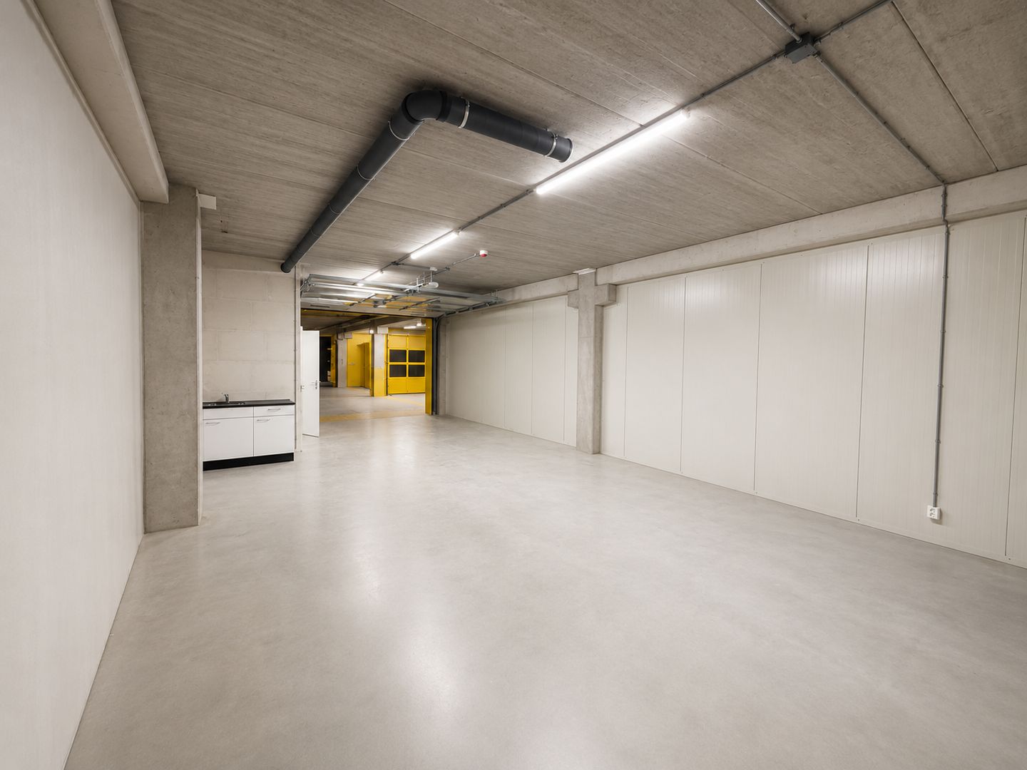 View photo 4 of Robert Peereboomweg 18-A7
